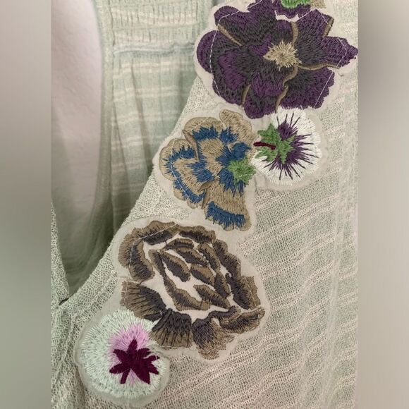 FREE PEOPLE: Woven Flower Embroidered Sleeveless V Neck Top in Mint Green. Sz L - Picture 5 of 10